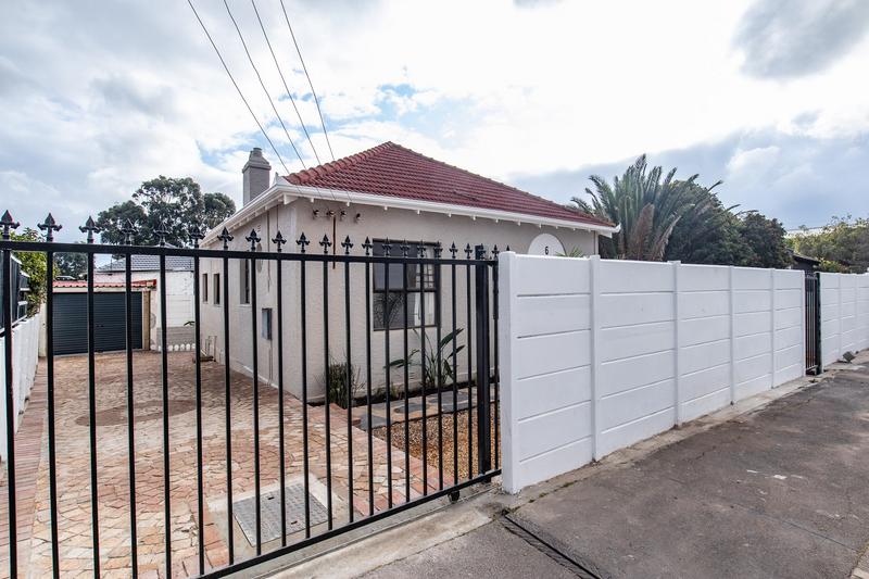 3 Bedroom Property for Sale in Plumstead Western Cape